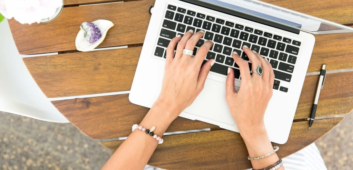 Cum să scrieți articole de blog optimizate pentru Google?